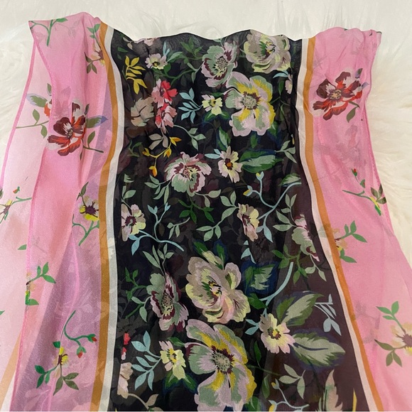 🎉⬇️ cabi Flaunt Scarf #5581 - Picture 3 of 7